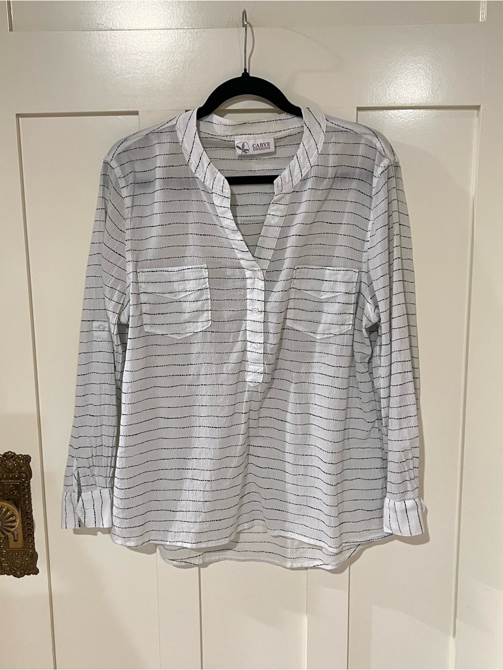 Carve Designs Women’s Dylan Gauze White Blue Strip Shirt Organic Cotton Large